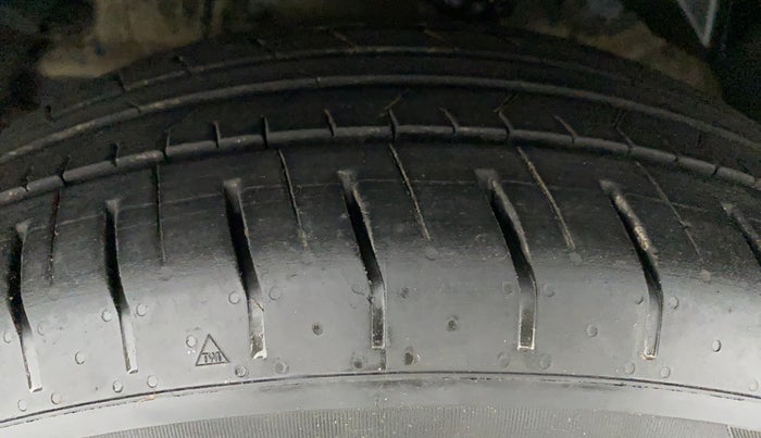 2019 Mahindra XUV300 W8(O), Diesel, Manual, 84,472 km, Left Front Tyre Tread
