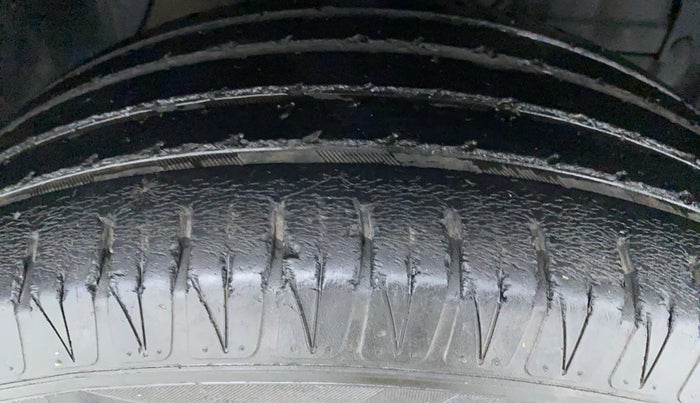 2017 Maruti Vitara Brezza ZDI, Diesel, Manual, 78,296 km, Right Front Tyre Tread