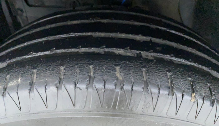 2017 Maruti Vitara Brezza ZDI, Diesel, Manual, 78,296 km, Left Front Tyre Tread
