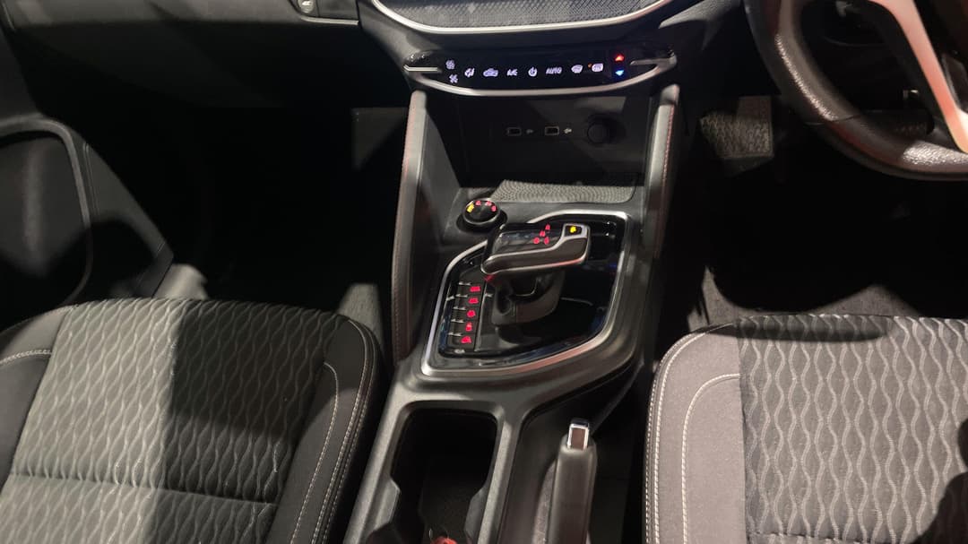 2022 LDV T60 Max Pro (4x4), Automatic, 58961 km, Center Console