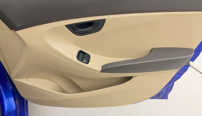 2017 Hyundai Eon ERA PLUS (O), Petrol, Manual, 27,844 km, Driver Side Door Panels Control