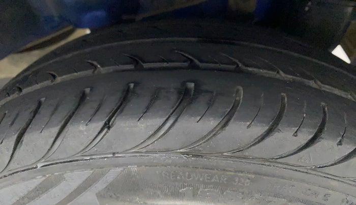 2017 Hyundai Eon ERA PLUS (O), Petrol, Manual, 27,844 km, Left Rear Tyre Tread