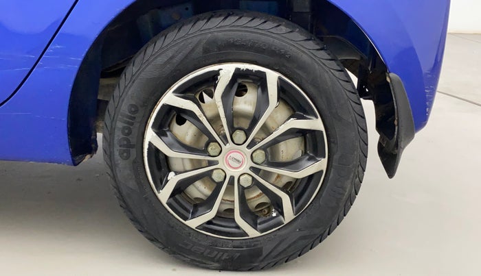2017 Hyundai Eon ERA PLUS (O), Petrol, Manual, 27,844 km, Left Rear Wheel