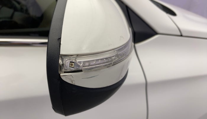 2015 Hyundai Elite i20 SPORTZ 1.4 (O) CRDI, Diesel, Manual, 72,245 km, Right rear-view mirror - Indicator light has minor damage