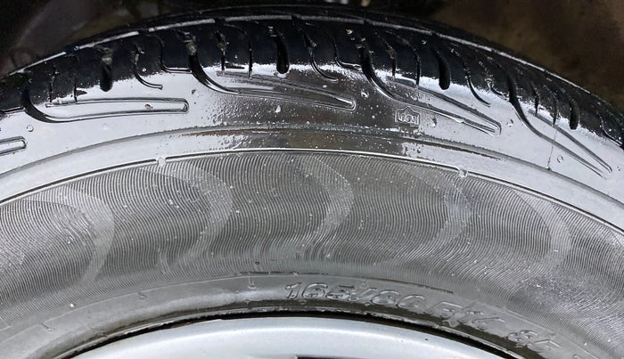 2018 Maruti Swift VXI D, Petrol, Manual, 74,536 km, Left Front Tyre Tread
