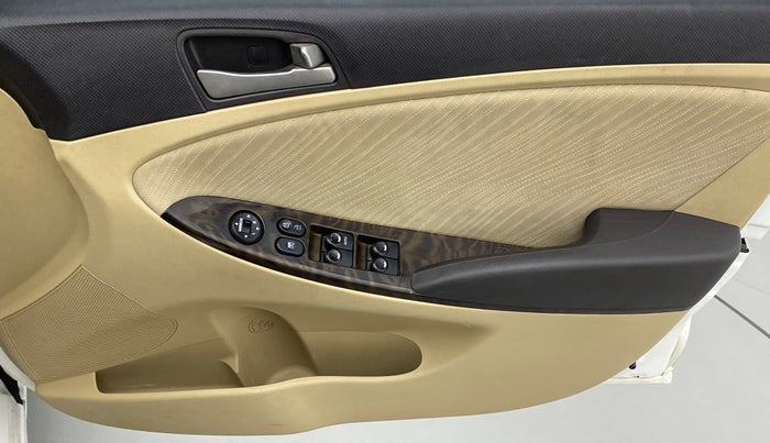 2016 Hyundai Verna FLUIDIC 1.6 CRDI S 4S, Diesel, Manual, 92,441 km, Driver Side Door Panels Control