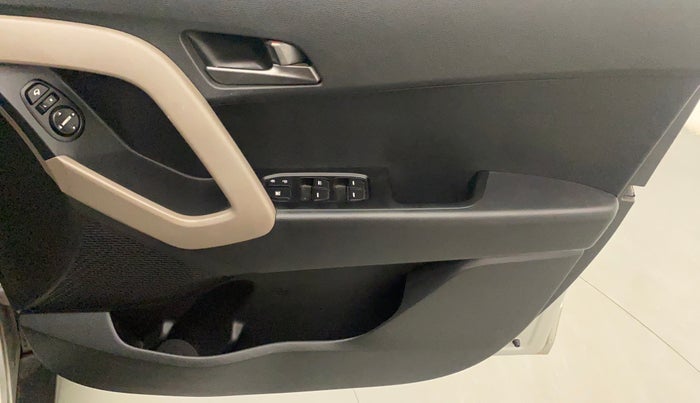 2016 Hyundai Creta SX PLUS 1.6 PETROL, Petrol, Manual, 42,274 km, Driver Side Door Panels Control