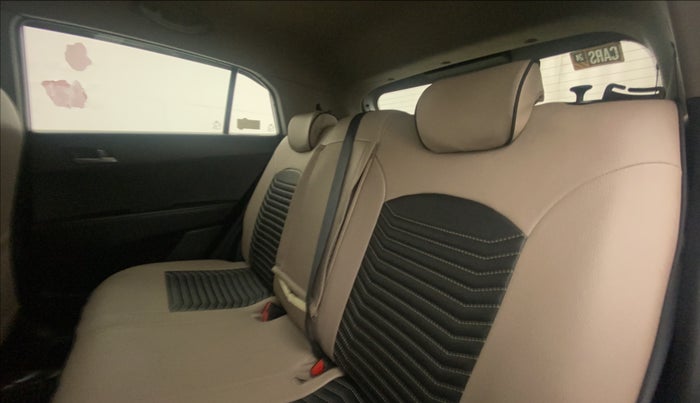 2016 Hyundai Creta SX PLUS 1.6 PETROL, Petrol, Manual, 42,274 km, Right Side Rear Door Cabin