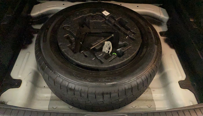 2016 Hyundai Creta E PLUS 1.6 PETROL, Petrol, Manual, 56,586 km, Spare Tyre
