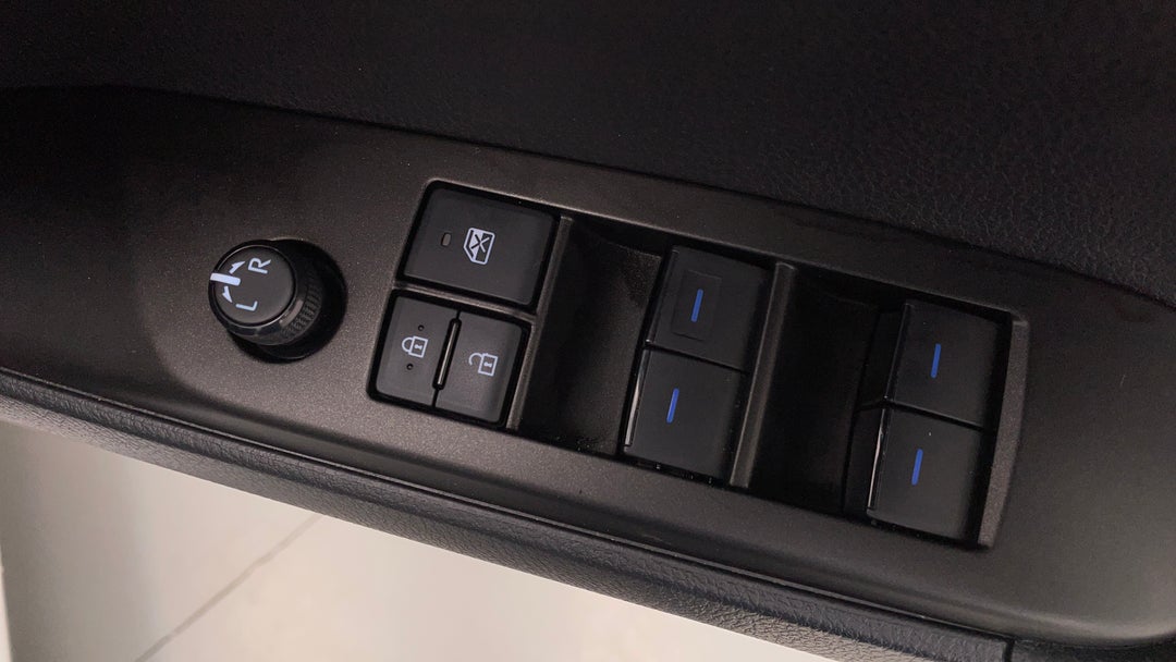 2021 Toyota Camry Ascent, Automatic, 32315 km, Drivers Side Door Panel Controls