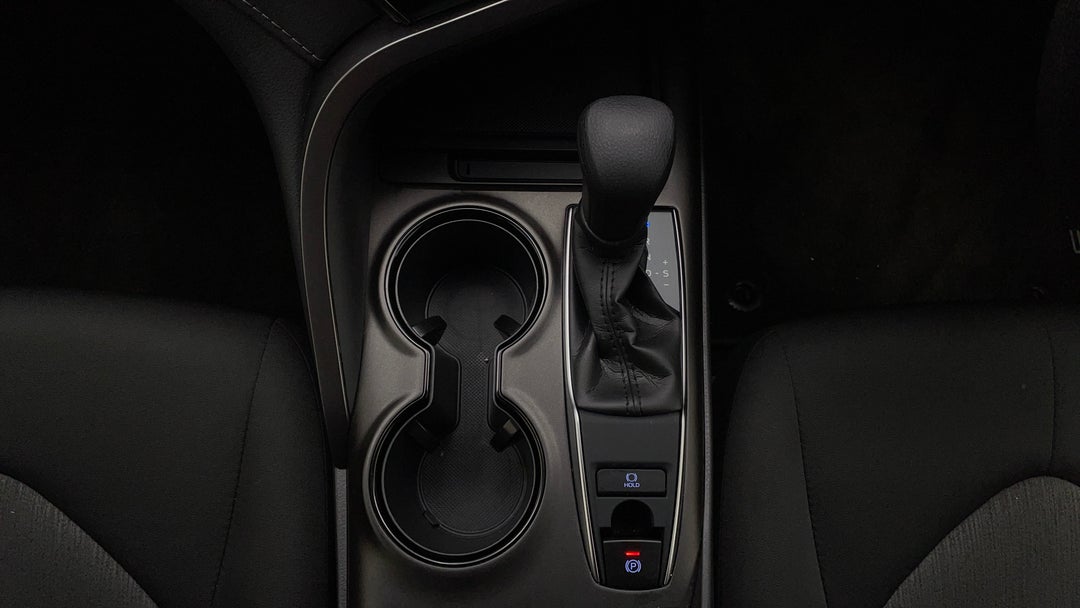 2021 Toyota Camry Ascent, Automatic, 32315 km, Gear Lever 