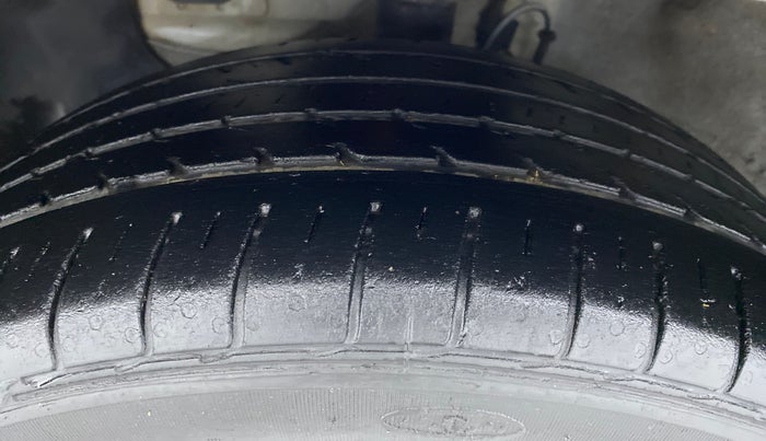 2015 Hyundai Elite i20 ASTA 1.4 CRDI, Diesel, Manual, 96,222 km, Left Front Tyre Tread