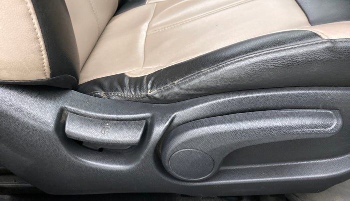 2015 Hyundai Elite i20 ASTA 1.4 CRDI, Diesel, Manual, 96,222 km, Driver Side Adjustment Panel