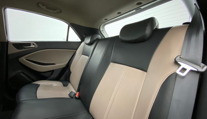 2015 Hyundai Elite i20 ASTA 1.4 CRDI, Diesel, Manual, 96,222 km, Right Side Rear Door Cabin