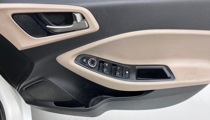 2015 Hyundai Elite i20 ASTA 1.4 CRDI, Diesel, Manual, 96,222 km, Driver Side Door Panels Control