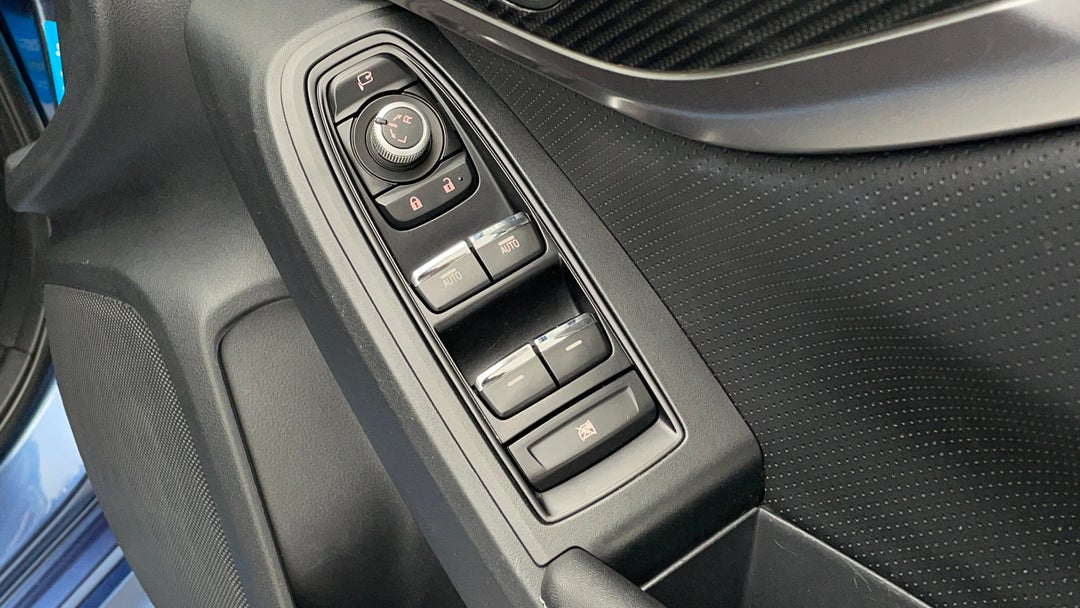 2017 Subaru Impreza 2.0i-s (awd), Automatic, 47781 km, Drivers Side Door Panel Controls