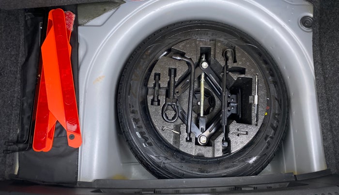 2019 Volkswagen Polo COMFORTLINE 1.0 PETROL, Petrol, Manual, Spare Tyre