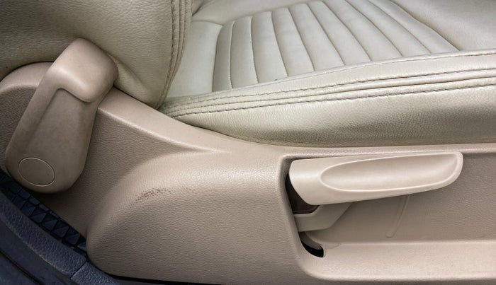 2016 Volkswagen Ameo HIGHLINE 1.5L AT (D), Diesel, Automatic, 71,838 km, Driver Side Adjustment Panel