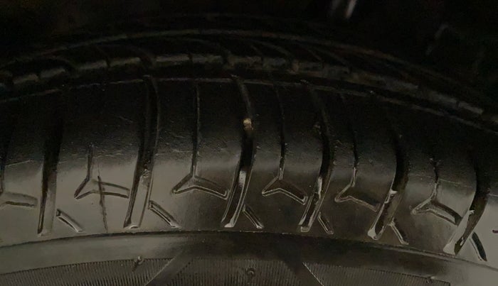 2017 Tata Tiago XZ DIESEL, Diesel, Manual, 45,130 km, Right Rear Tyre Tread