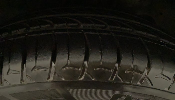 2017 Tata Tiago XZ DIESEL, Diesel, Manual, 45,130 km, Right Front Tyre Tread