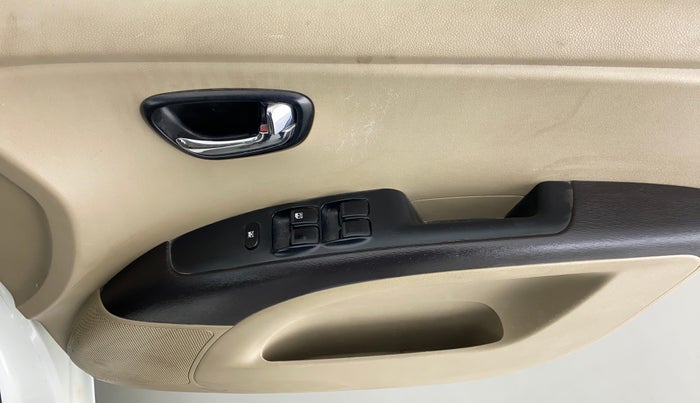 2013 Hyundai i10 MAGNA 1.1 IRDE2, Petrol, Manual, 87,983 km, Driver Side Door Panels Control