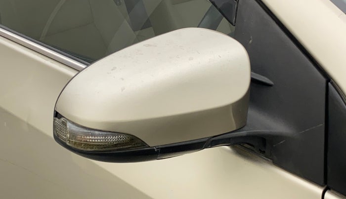 2015 Toyota Corolla Altis G CVT PETROL, Petrol, Automatic, 63,857 km, Right rear-view mirror - Cover has minor damage