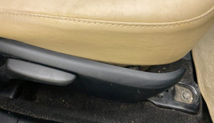 2015 Toyota Corolla Altis G CVT PETROL, Petrol, Automatic, 63,857 km, Driver seat - Seat side trim has minor damage