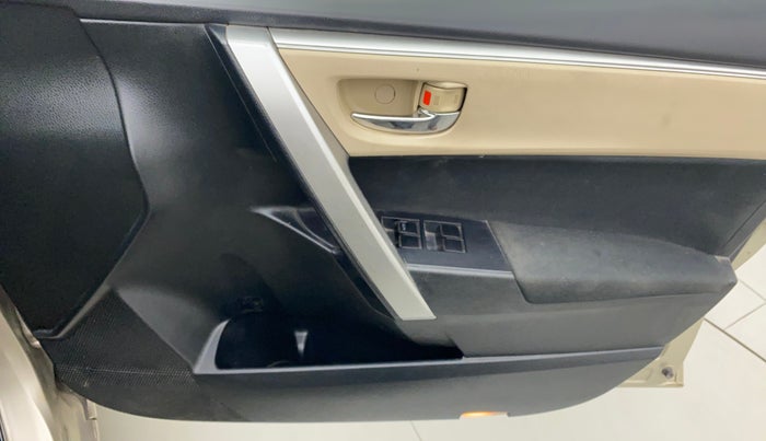 2015 Toyota Corolla Altis G CVT PETROL, Petrol, Automatic, 63,857 km, Driver Side Door Panels Control