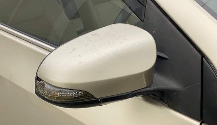 2015 Toyota Corolla Altis G CVT PETROL, Petrol, Automatic, 63,857 km, Right rear-view mirror - Indicator light has minor damage