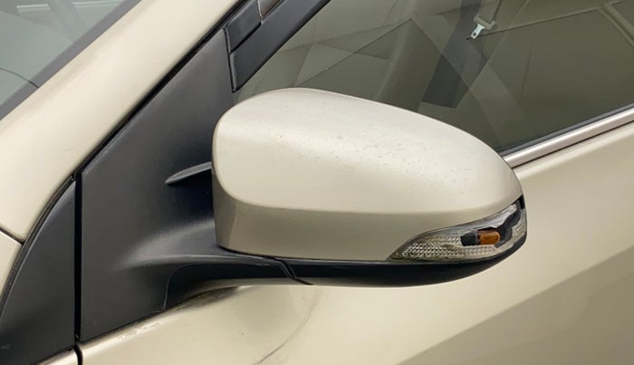 2015 Toyota Corolla Altis G CVT PETROL, Petrol, Automatic, 63,857 km, Left rear-view mirror - Indicator light has minor damage