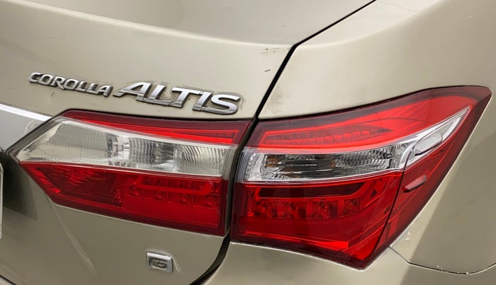 2015 Toyota Corolla Altis G CVT PETROL, Petrol, Automatic, 63,857 km, Right tail light - Minor damage