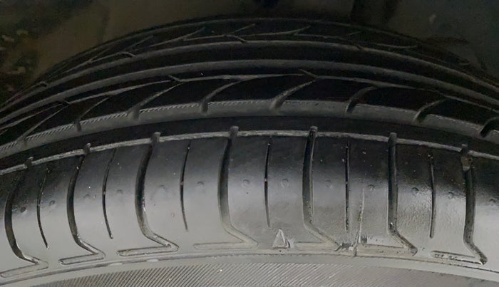 2018 Maruti Dzire ZXI Plus AMT, Petrol, Automatic, 38,649 km, Right Front Tyre Tread