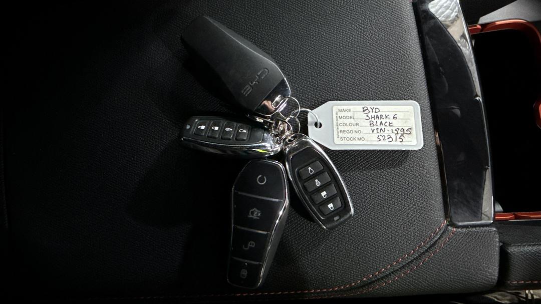 2025 Byd Shark 6 Dual Motor Premium, Automatic, 19659 km, Key Close-up