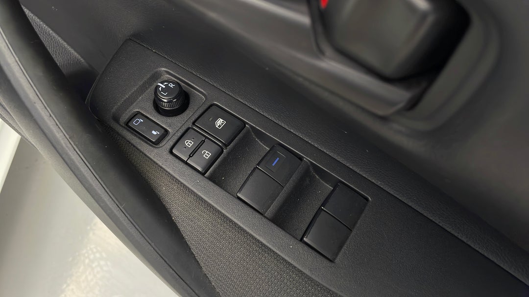 2018 Toyota Corolla Ascent Sport Hybrid, Automatic, 69358 km, Drivers Side Door Panel Controls