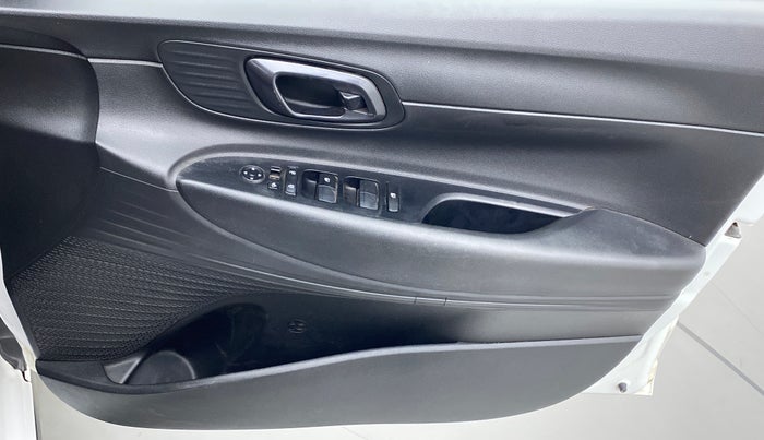 2020 Hyundai NEW I20 SPORTZ 1.2 MT, Petrol, Manual, 26,055 km, Driver Side Door Panels Control