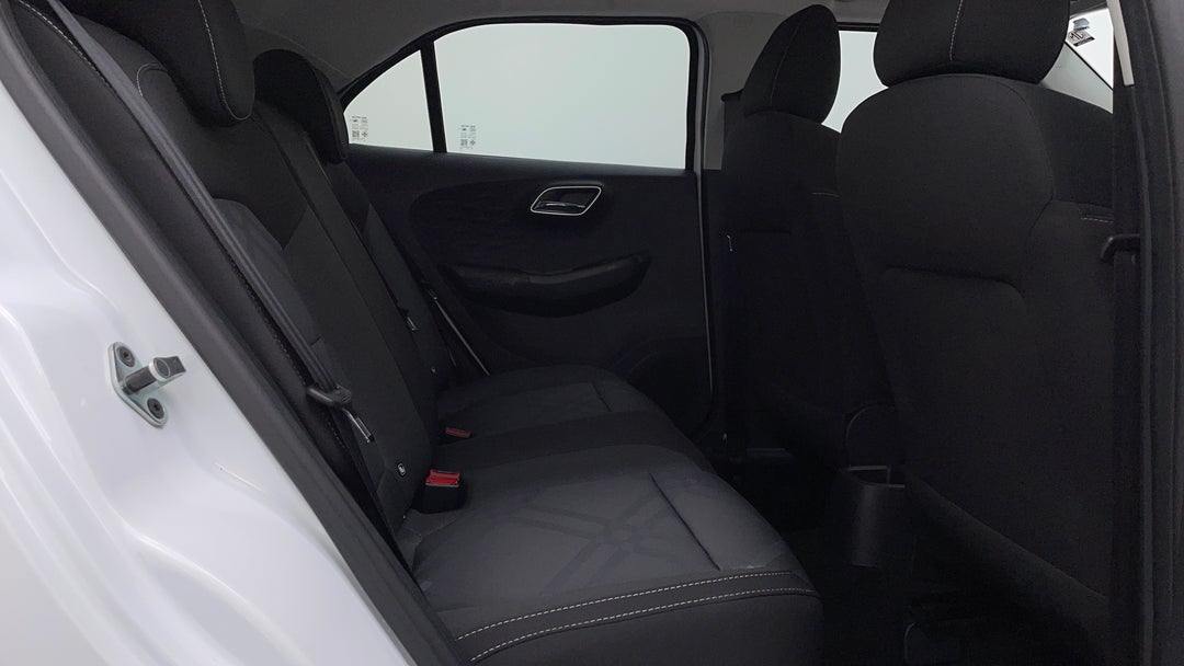 2022 MG 3 Core, Automatic, 33216 km, Right Side Rear Door Cabin View