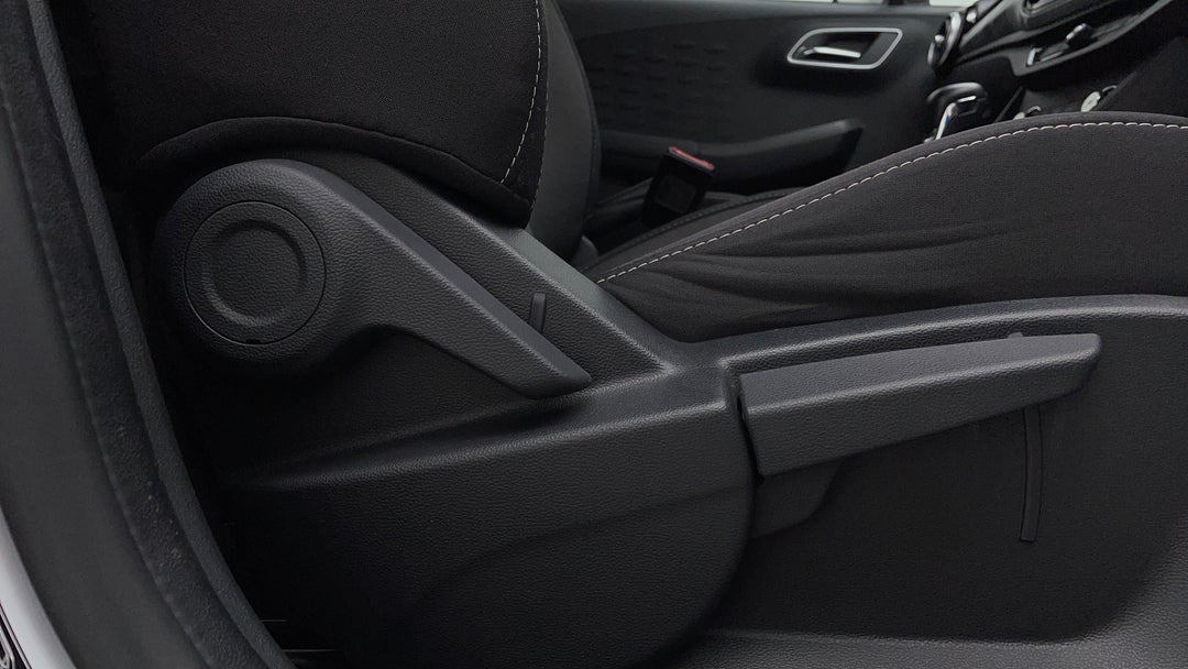 2022 MG 3 Core, Automatic, 33216 km, Drivers Side Adjustment Panel