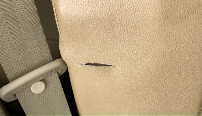 2016 Maruti Ertiga VXI, Petrol, Manual, 58,527 km, Second-row right seat - Cover slightly torn