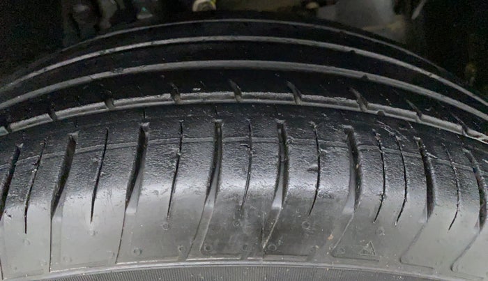2020 Renault Duster RXZ, Petrol, Manual, 28,759 km, Right Front Tyre Tread