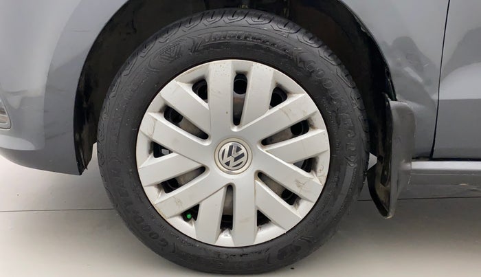 2016 Volkswagen Polo COMFORTLINE 1.2L, Petrol, Manual, 92,915 km, Left Front Wheel