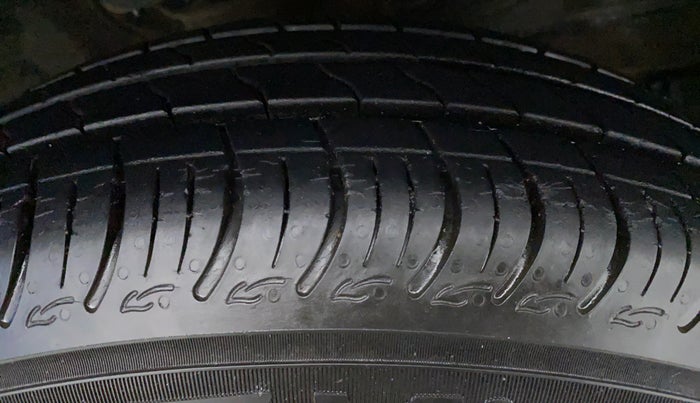 2019 Maruti S PRESSO VXI PLUS, Petrol, Manual, 14,367 km, Left Front Tyre Tread