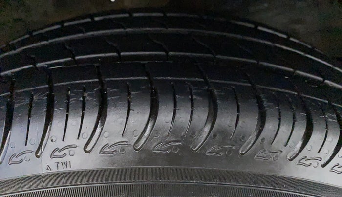 2019 Maruti S PRESSO VXI PLUS, Petrol, Manual, 14,367 km, Right Front Tyre Tread
