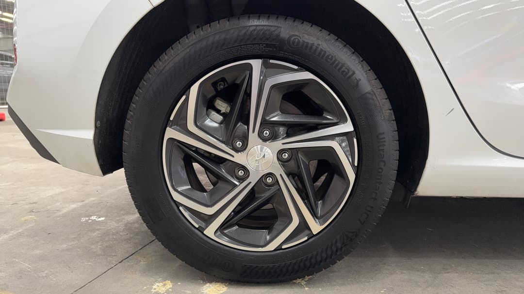 2023 Hyundai i30 i30, Automatic, 26569 km, Right Rear Wheel