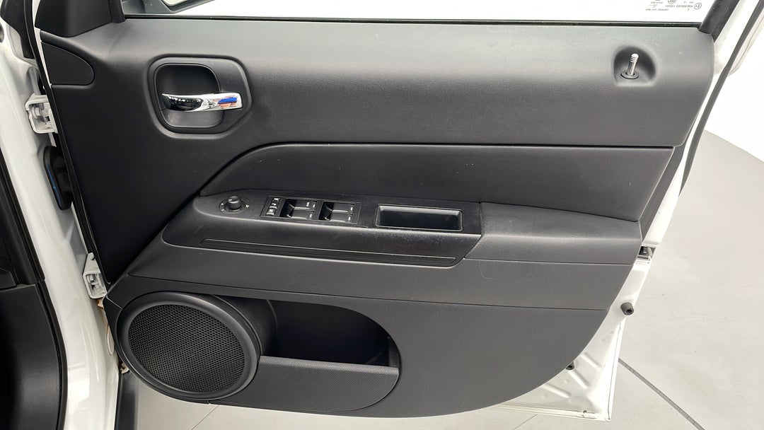 2013 Jeep Patriot Sport (4x2), Manual, 110457 km, Speaker View