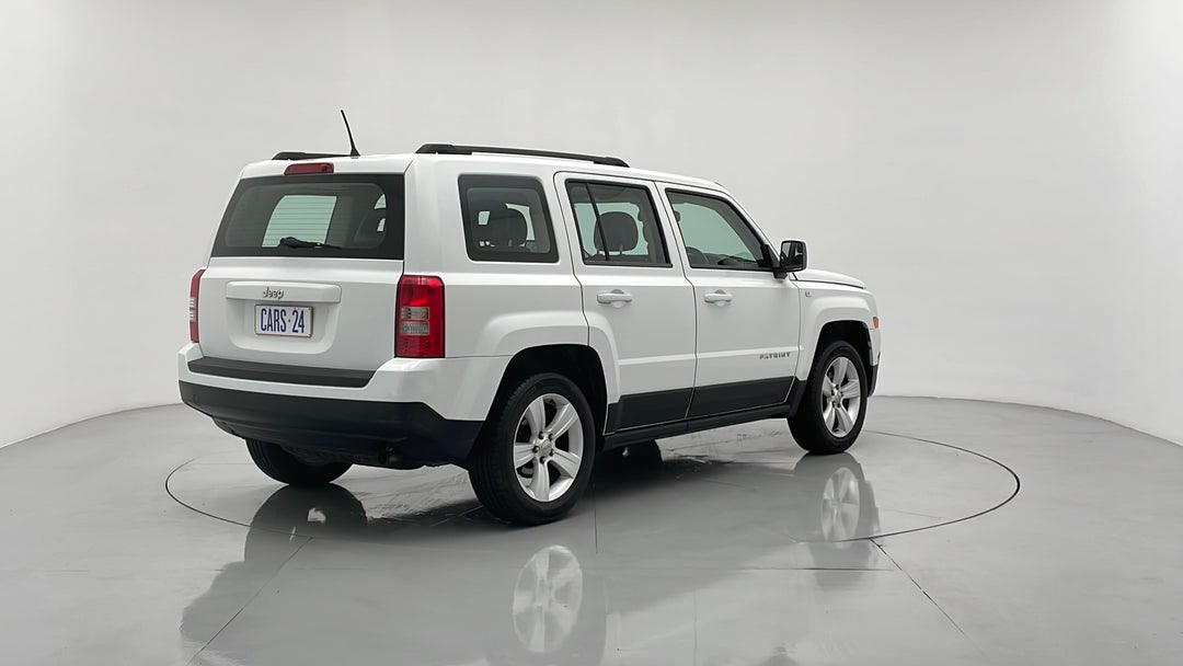 2013 Jeep Patriot Sport (4x2), Manual, 110457 km, Right Back Diagonal (45- Degree) View