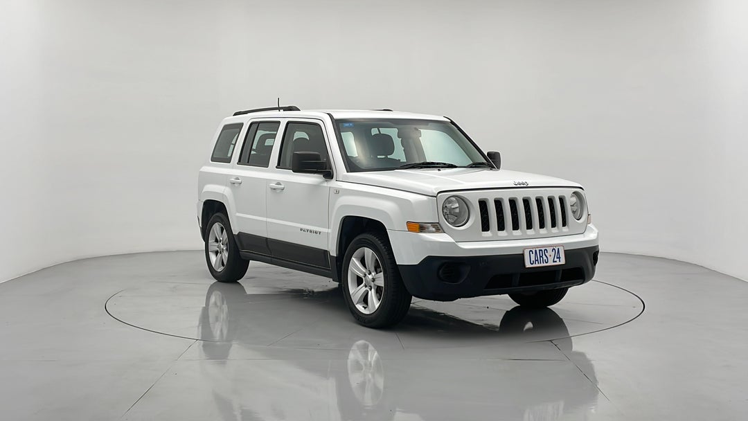2013 Jeep Patriot Sport (4x2), Manual, 110457 km, Right Front Diagonal (45- Degree) View