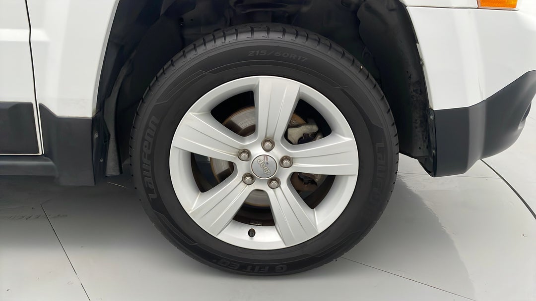 2013 Jeep Patriot Sport (4x2), Manual, 110457 km, Right Front Wheel