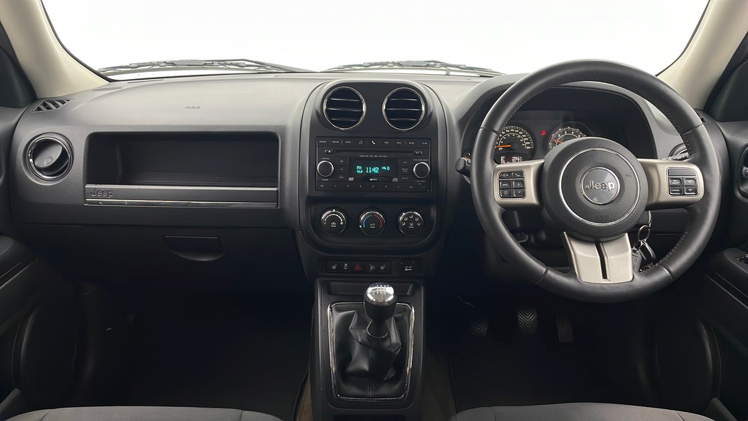 2013 Jeep Patriot Sport (4x2), Manual, 110457 km, Dashboard View