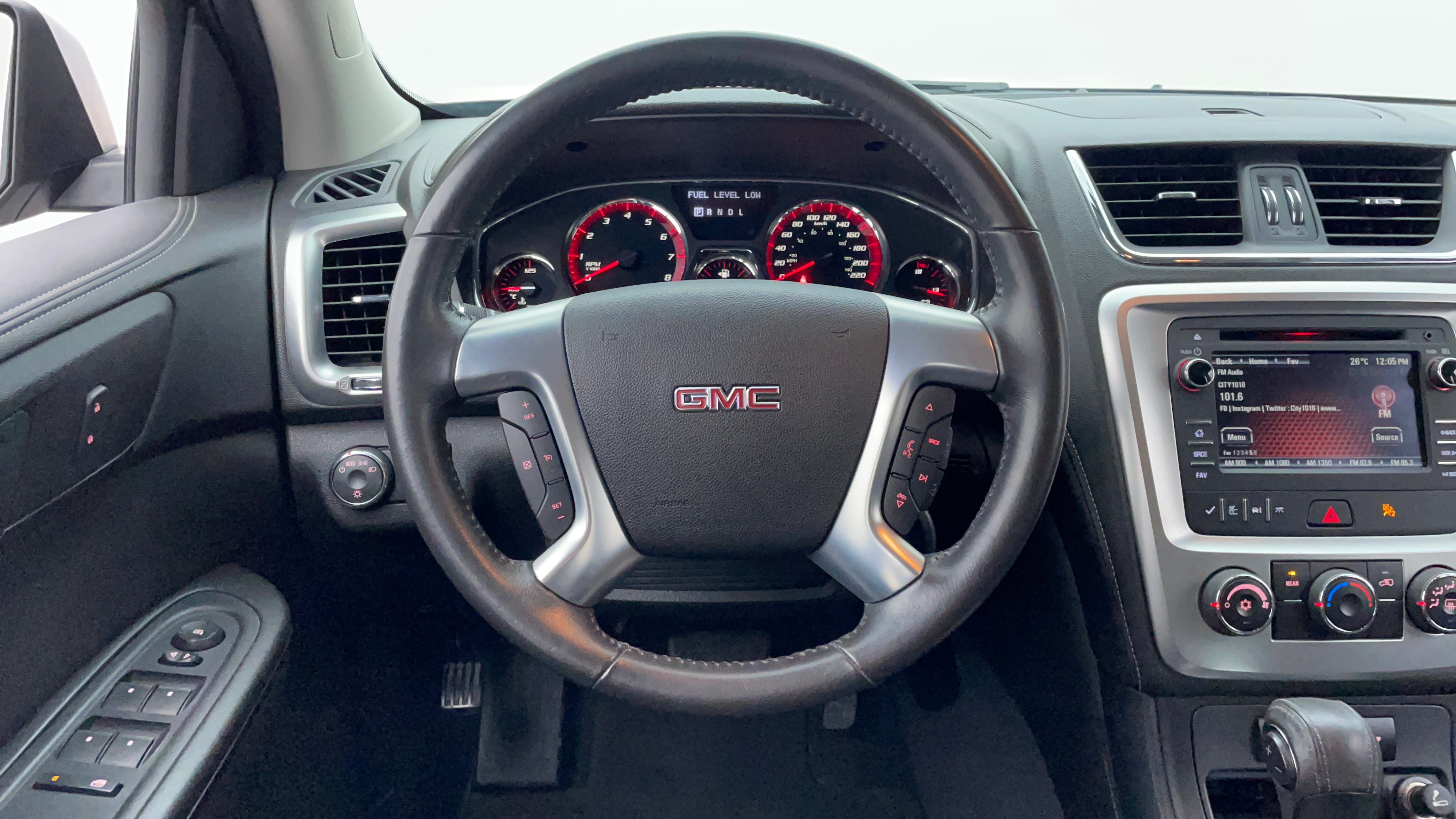 GMC Acadia-Steering Wheel Close-up