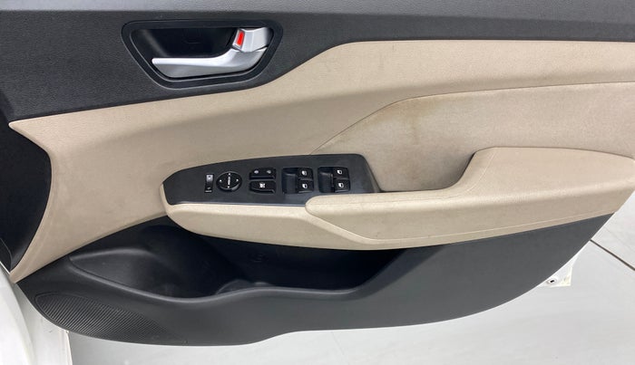 2018 Hyundai Verna 1.4 EX PETROL, Petrol, Manual, 28,388 km, Driver Side Door Panels Control